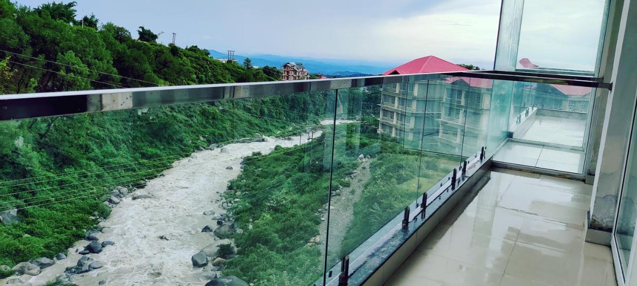 Manuni Inn - Riverside Resort Dharamszala Kültér fotó